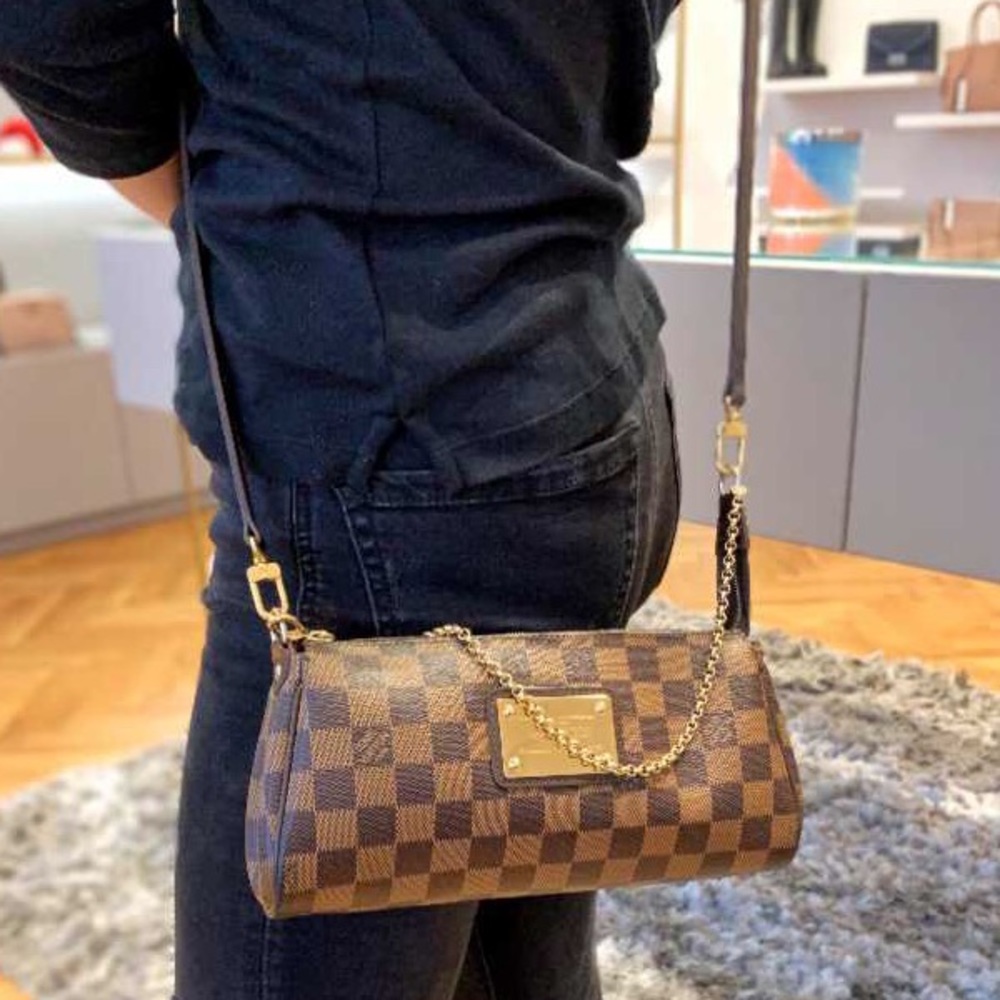 ❤️DISCONTINUED❤️ Eva crossbody Louis Vuitton